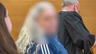 F&uuml;r den Giftmord an ihrem Partner ist eine Frau vor dem Landgericht Deggendorf zu lebenslanger Haft verurteilt worden. (Archivbild)