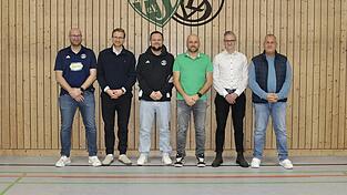 Die Verantwortlichen: (v.l.n.r.) Hanglberger Michael (Perspektivspielerkoordinator SVL), Antony Max (TSV-Manager), Maier Maximilian (SVL-Sportleiter), Danzer Christian (1. Vorsitzender TSV), Neumeier Benedikt (Vorstand Sport SVL) und Kapser Michael (TSV-Sportleiter).