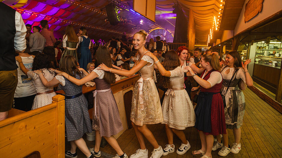 Die Partybilder vom Donnerstag, 15. August, aus dem Festzelt Nothaft. Die Partybilder vom Donnerstag, 15. August, aus dem Festzelt Nothaft.