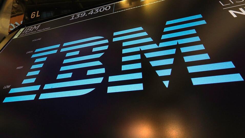 IBM machte im vergangenen Quartal ein ver&auml;ndertes Ausgabeverhalten der Kunden zu schaffen. (Archivbild)