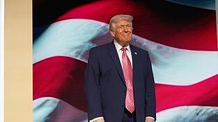 Trump nennt die Stra&szlig;e von Hormus &laquo;Stra&szlig;e von Trump&raquo;.