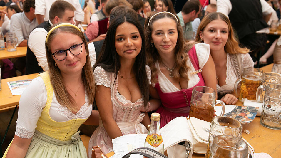 Die Partybilder vom Donnerstag, 14. August, aus dem Festzelt Nothaft. Die Partybilder vom Donnerstag, 14. August, aus dem Festzelt Nothaft.