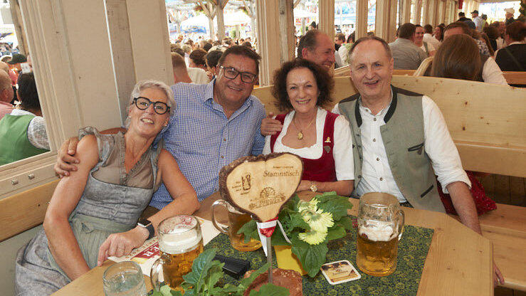 Die Partybilder vom Freitag, 15. August, aus dem Festzelt Lechner. Die Partybilder vom Freitag, 15. August, aus dem Festzelt Lechner.