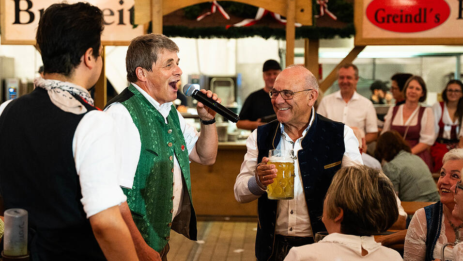 Die Partybilder vom Montag, 17. August, aus dem Festzelt Greindl. Die Partybilder vom Montag, 17. August, aus dem Festzelt Greindl.