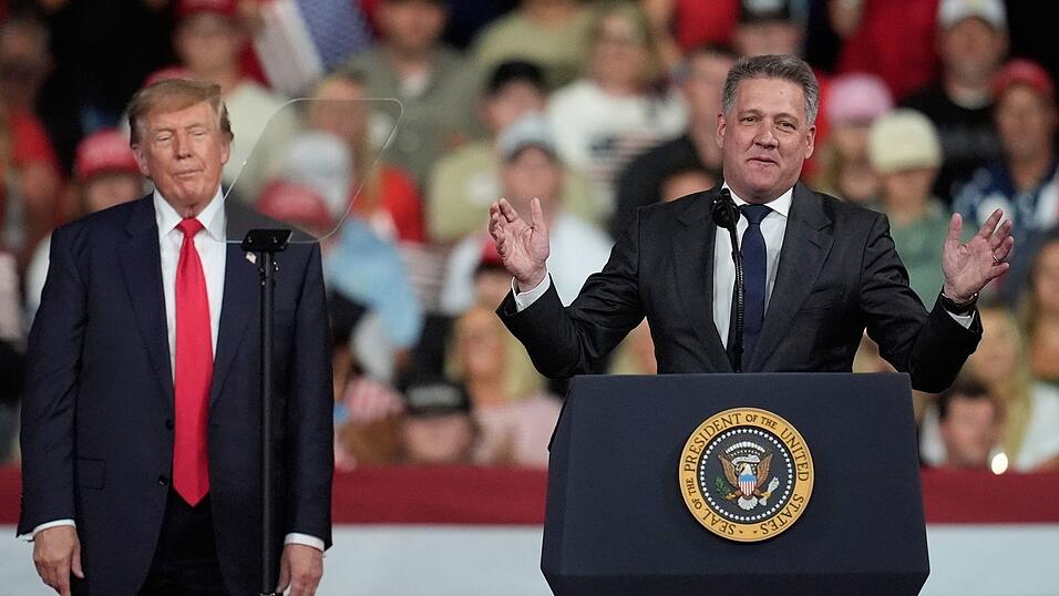 Döllner mit Trump - «weit mehr als eine Frage des schlechten Geschmacks». (Archivbild) Döllner mit Trump - «weit mehr als eine Frage des schlechten Geschmacks». (Archivbild)