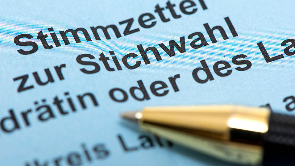 Alleine bei den Landkreisen, kreisfreien St&auml;dten und gr&ouml;&szlig;eren St&auml;dten mit mehr als 10.000 Einwohnern gibt es 128 Stichwahlen.