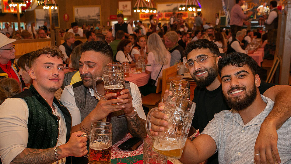 Die Partybilder vom Freitag, 12. August 2022, aus dem Festzelt Krönner.