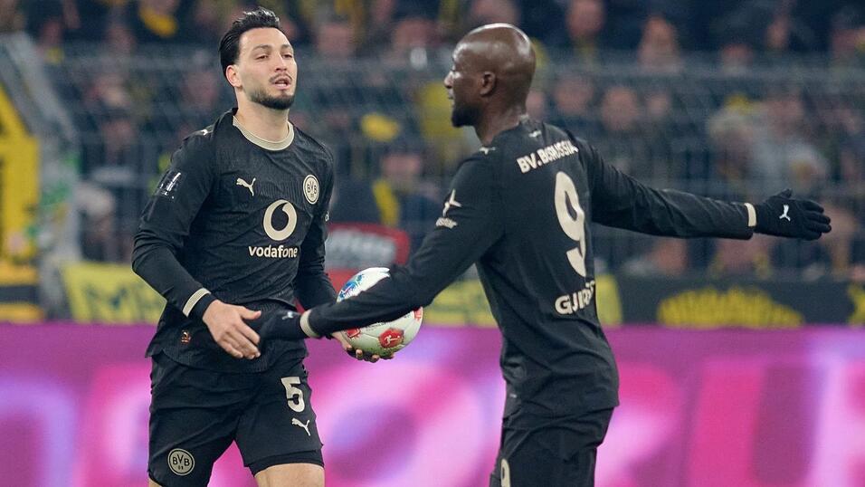 Der eingewechselte Bensebaini (l) war Matchwinner f&uuml;r den BVB.