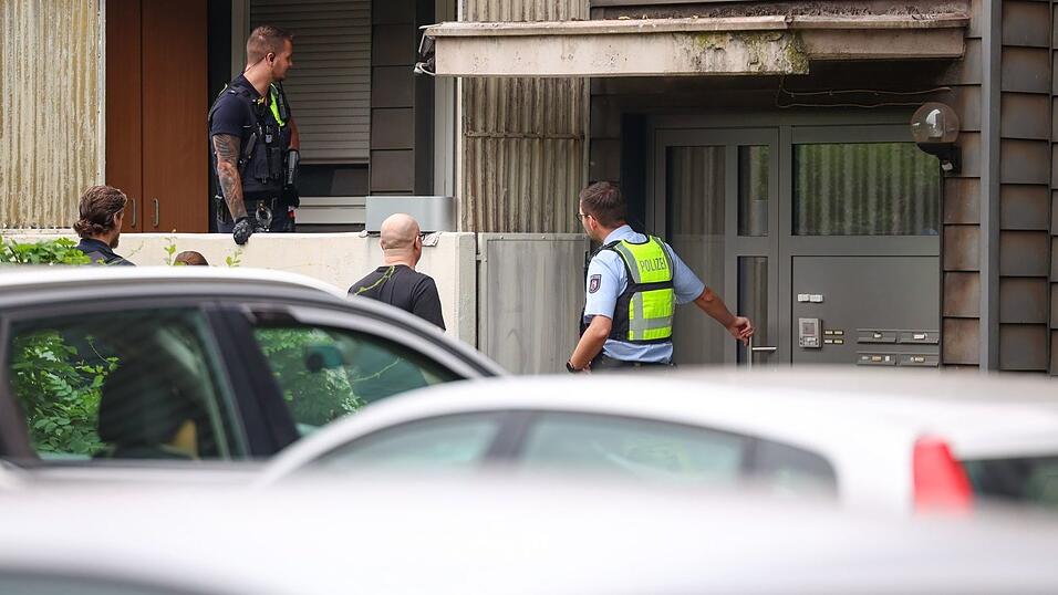Wie im Juli in Duisburg wurden Polizei und weitere Behörden schon mehrfach gegen Sozialmissbrauch in sogenannten Schrottimmobilien tätig. (Archivfoto) Wie im Juli in Duisburg wurden Polizei und weitere Behörden schon mehrfach gegen Sozialmissbrauch in sogenannten Schrottimmobilien tätig. (Archivfoto)