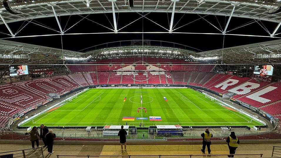 In Leipzig will die Nationalmannschaft die WM-Teilnahme perfekt machen. In Leipzig will die Nationalmannschaft die WM-Teilnahme perfekt machen.