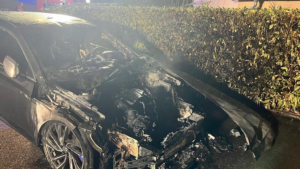Das Auto war nach dem Brand ein Totalschaden.