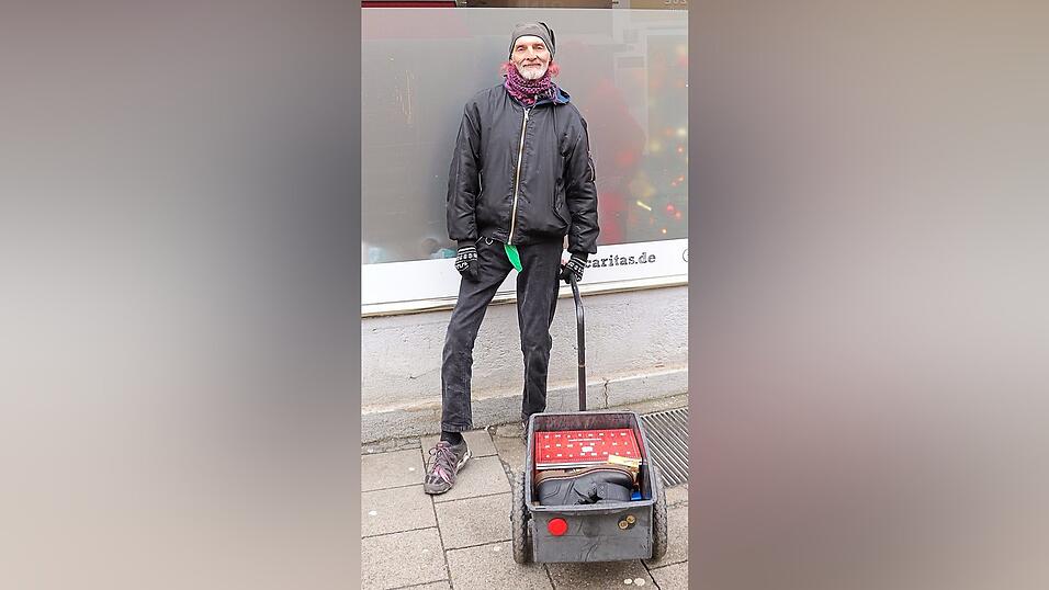 Seit Anfang des Jahres lebt der 53-j&auml;hrige 'Tulpe' offiziell als Obdachloser in Regensburg auf der Stra&szlig;e.
