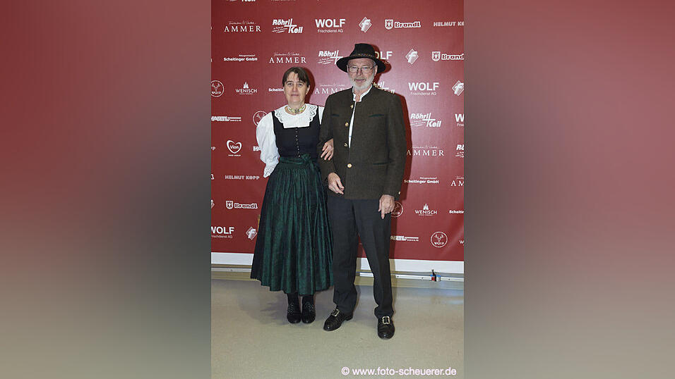 Die Metzgerzunft hat am Samstagabend in die Joseph-von-Fraunhofer-Halle eingeladen. Die Metzgerzunft hat am Samstagabend in die Joseph-von-Fraunhofer-Halle eingeladen.