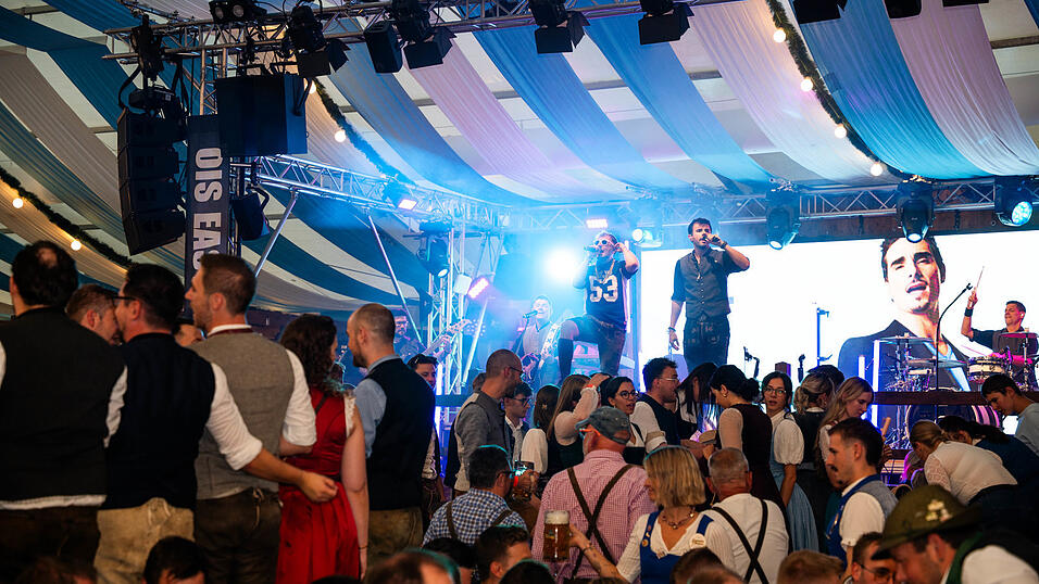 Die Partybilder vom Freitag, 14. August, aus dem Festzelt Wenisch. Die Partybilder vom Freitag, 14. August, aus dem Festzelt Wenisch.
