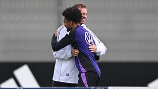 Bundestrainer Julian Nagelsmann begrüßt den nachnominierten Kevin Schade.