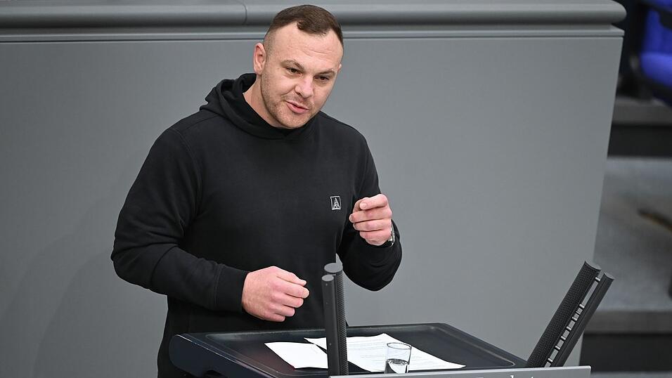 Der Linke-Politiker Cem Ince verlangt eine Erh&ouml;hung des Mindestlohns. (Archivfoto)