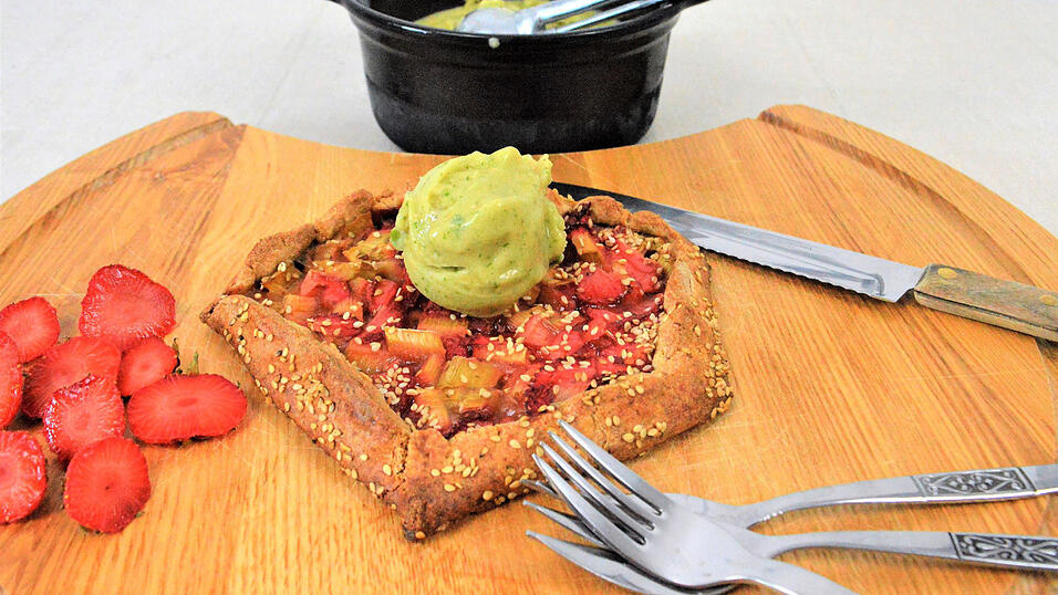 Als Dessert knusprige Galettes mit frischer Nice Cream.