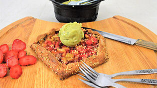 Als Dessert knusprige Galettes mit frischer Nice Cream.