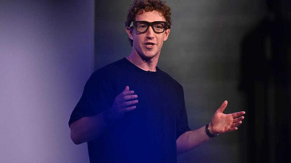 Mark Zuckerberg demonstrierte die Brille mit Display auf der hauseigenen Konferenz Meta Connect.