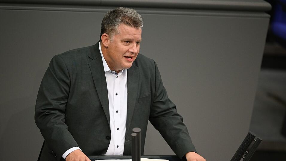 Der SPD-Abgeordnete Carsten Träger war umweltpolitischer Sprecher seiner Fraktion und Parlamentarischer Staatssekretär im Bundesumweltministerium. (Archivbild) Der SPD-Abgeordnete Carsten Träger war umweltpolitischer Sprecher seiner Fraktion und Parlamentarischer Staatssekretär im Bundesumweltministerium. (Archivbild)