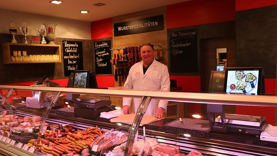 Lothar Kammerl in seiner Metzgerei in Niederwinkling. Am 1. März schließt der Traditionsbetrieb. Kammerl dankt den Kunden für ihre Treue. 'Es tut uns leid, dass das so kommen musste.' Lothar Kammerl in seiner Metzgerei in Niederwinkling. Am 1. März schließt der Traditionsbetrieb. Kammerl dankt den Kunden für ihre Treue. 'Es tut uns leid, dass das so kommen musste.'