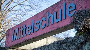 Das Kabinett will die Mittelschulen in Bayern stärken. (Archivbild) Das Kabinett will die Mittelschulen in Bayern stärken. (Archivbild)