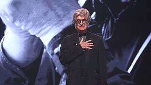 Die Rede von Wim Wenders beim Deutschen Filmpreis sorgte f&uuml;r Diskussionen (Archivbild).