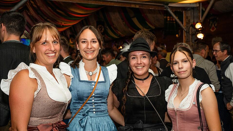 Die Partybilder vom Sonntag, 16. August, aus dem Festzelt Weckmann. Die Partybilder vom Sonntag, 16. August, aus dem Festzelt Weckmann.