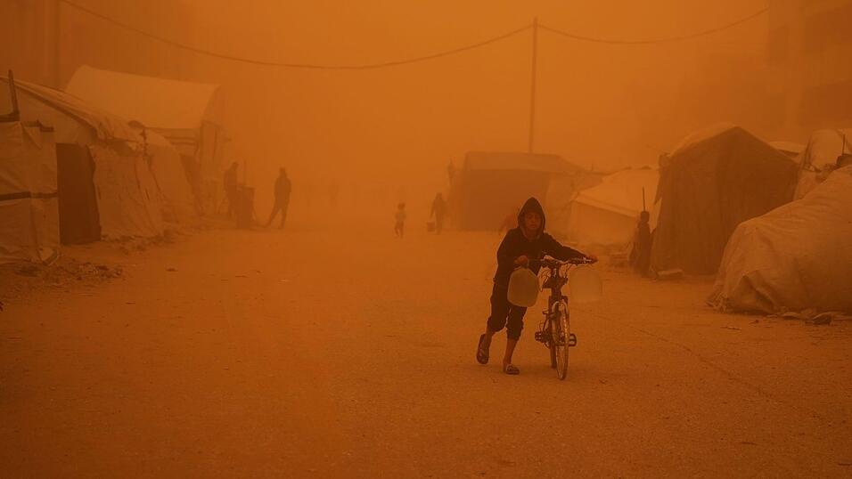 Sandst&uuml;rme kommen in der Region nicht selten vor, aber dieses Mal ist der Sturm besonders stark.