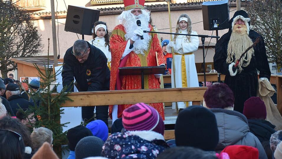 Der Nikolaus und das Christkind beschenkten einmal mehr zahllose Kinder.