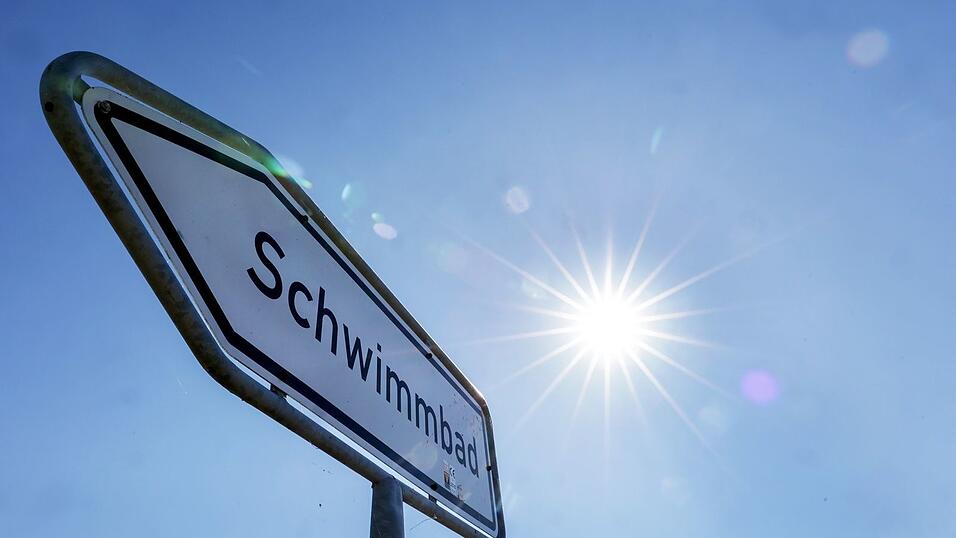 Die nächsten Tage bringen passende Temperaturen für den Gang ins Schwimmbad. (Symbolbild) Die nächsten Tage bringen passende Temperaturen für den Gang ins Schwimmbad. (Symbolbild)
