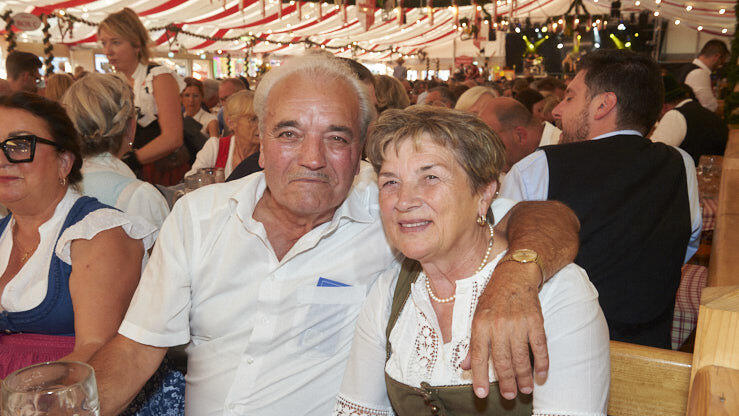 Die Partybilder vom Dienstag, 11. August, aus dem Festzelt Lechner. Die Partybilder vom Dienstag, 11. August, aus dem Festzelt Lechner.