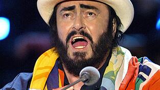 Der echte Luciano Pavarotti - 2003 bei einem «Wetten, dass..?»-Auftritt. (Archivbild)