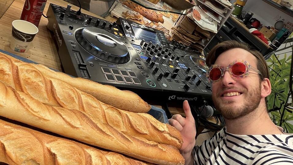 Damit kleine B&auml;ckereien weiter ge&ouml;ffnet haben, verbindet der 29-J&auml;hrige Baguette mit Bewegung und legt f&uuml;r die Leute vor Ort Musik auf, zu der sie tanzen k&ouml;nnen.