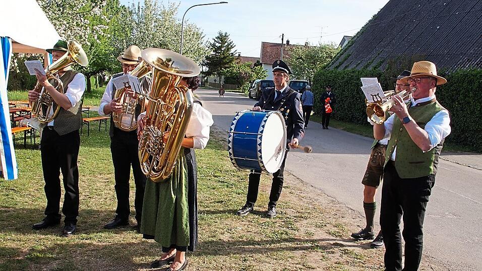 Blo&szlig; Blech sorgte f&uuml;r den musikalischen Part.