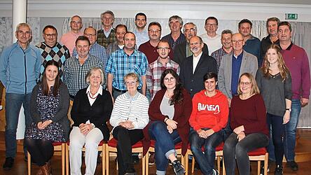 Für die Kommunalwahl am 15. März 2020 stellt die Wählerliste Altgemeinde Natternberg 40 Kandidaten. Ebenfalls auf der Liste sind die vier Stadträte Ewald Treml (zweite Reihe, 3. v. r.) sowie (zweite Reihe, v. l.) Reinhard Janka, Stephan Gebauer und Andreas Oswald.