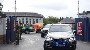 Der mutmaßliche Gangster soll nach Irland ausgeflogen worden sein. Der mutmaßliche Gangster soll nach Irland ausgeflogen worden sein.