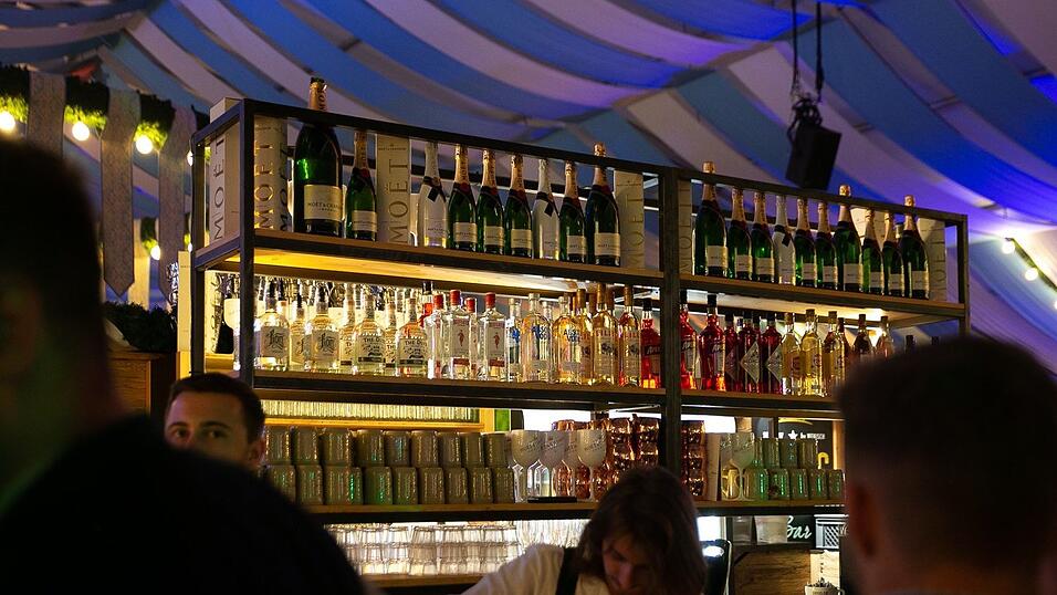 Die Partybilder vom Freitag, 12. August 2022, aus dem Festzelt Wenisch.