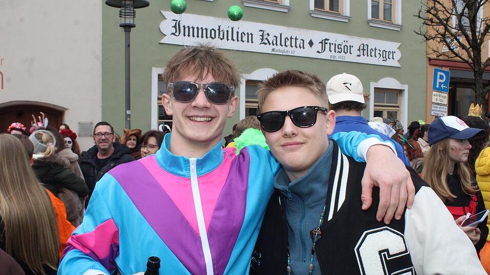 Beste Stimmung herrschte beim Rosenmontagszug in Geisenhausen.