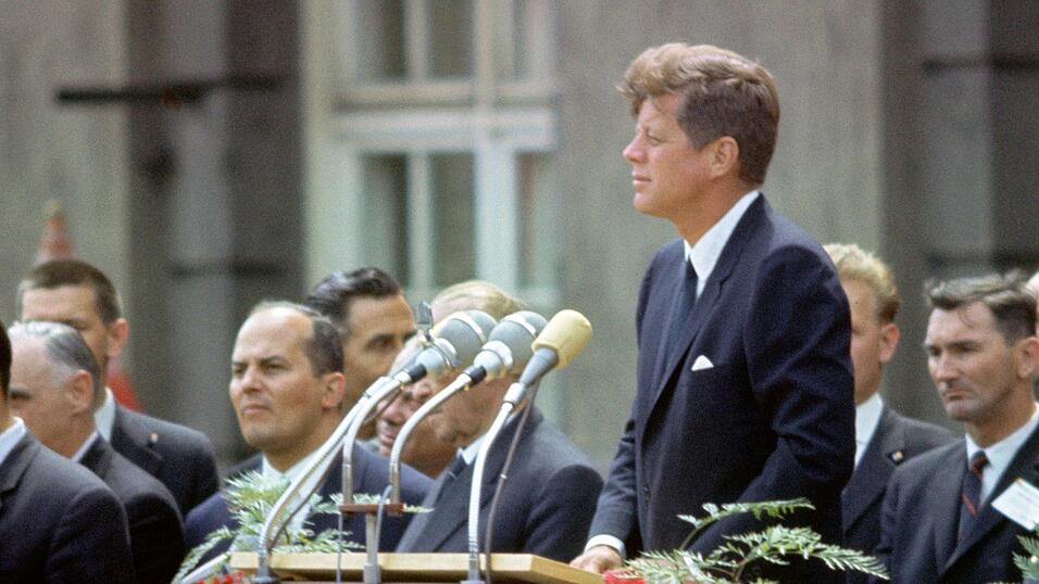 In der Amtszeit von Präsident John F. Kennedy erreichte die Amerika-Begeisterung in Deutschland vermutlich ihren Höhepunkt (Archivbild). In der Amtszeit von Präsident John F. Kennedy erreichte die Amerika-Begeisterung in Deutschland vermutlich ihren Höhepunkt (Archivbild).