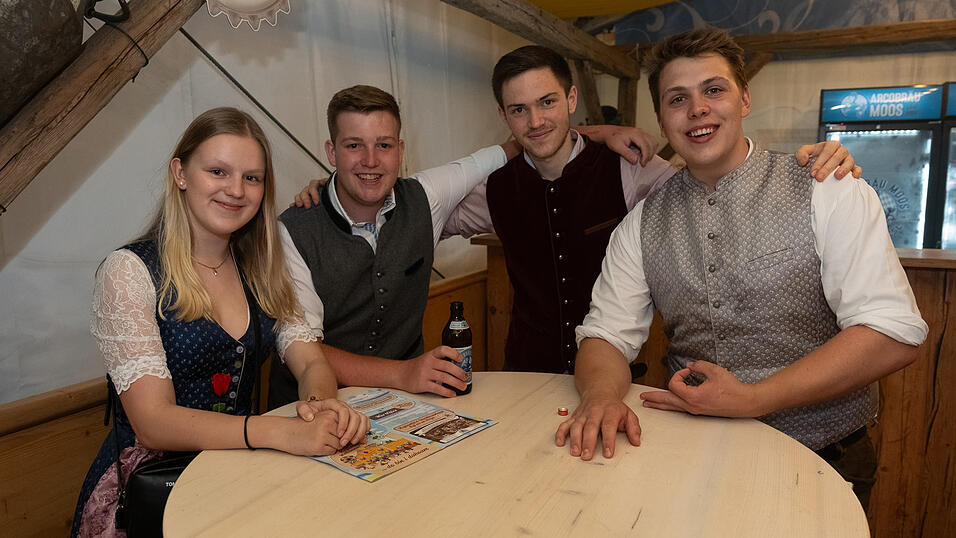 Die Partybilder vom Montag, 14. August 2023, aus dem Festzelt Reisinger. Die Partybilder vom Montag, 14. August 2023, aus dem Festzelt Reisinger.