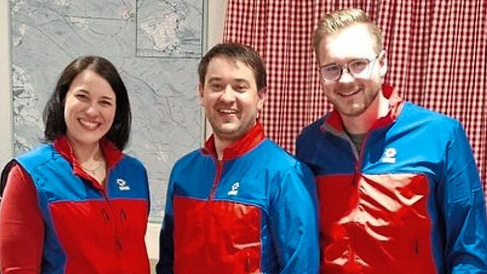 Die neue F&uuml;hrungsspitze der Further Bergwacht: Georg Hofstetter (Mitte) zusammen mit seinen Stellvertretern Andrea Winklm&uuml;ller und neuerdings Julian Schranner.