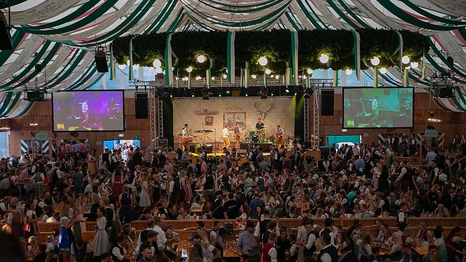 Die Partybilder vom Freitag, 12. August 2022, aus dem Festzelt Weckmann.