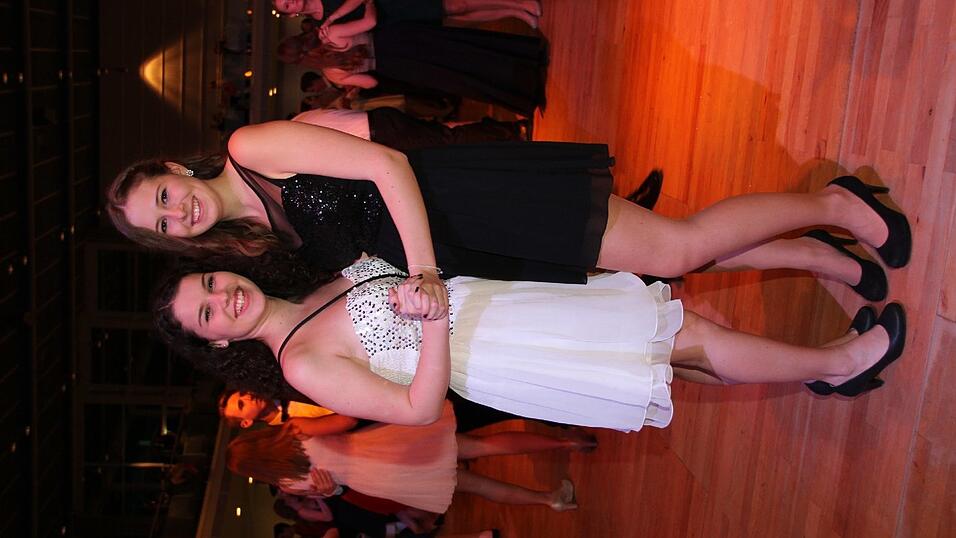 Die Bilder vom Abschlussball der Tanzschule Seidel in der Fraunhofer-Halle am 28. November. Die Bilder vom Abschlussball der Tanzschule Seidel in der Fraunhofer-Halle am 28. November.