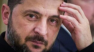 Selenskyj: Deutschland hilft bei Ausbau der Flugabwehr. (Archivbild) Selenskyj: Deutschland hilft bei Ausbau der Flugabwehr. (Archivbild)