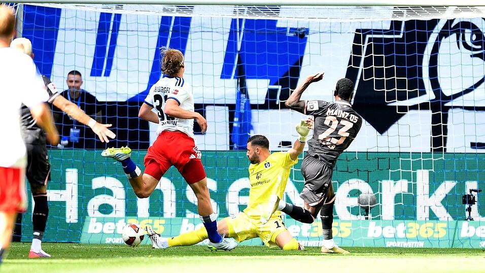 Brachte Mainz 05 in Führung: Sheraldo Becker (r). Brachte Mainz 05 in Führung: Sheraldo Becker (r).