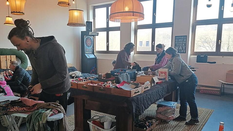 Textilien standen dieses Mal beim Repaircafé in der Werkstød im Mittelpunkt. Textilien standen dieses Mal beim Repaircafé in der Werkstød im Mittelpunkt.