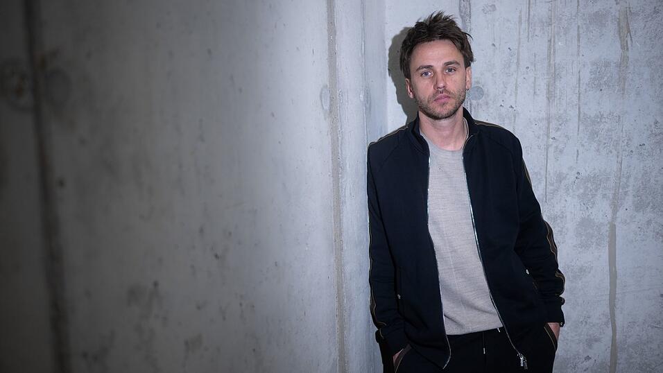 Clueso lebt weiterhin in Erfurt.