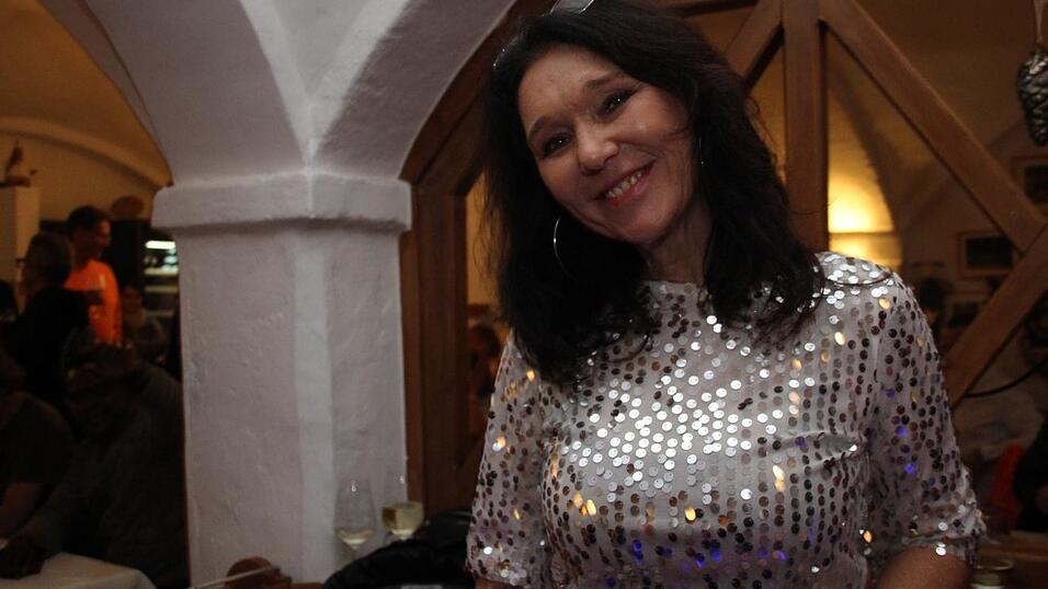 In der Landshuter Weinstube Isarklause fand am Samstag eine Schlagerparty statt. In der Landshuter Weinstube Isarklause fand am Samstag eine Schlagerparty statt.