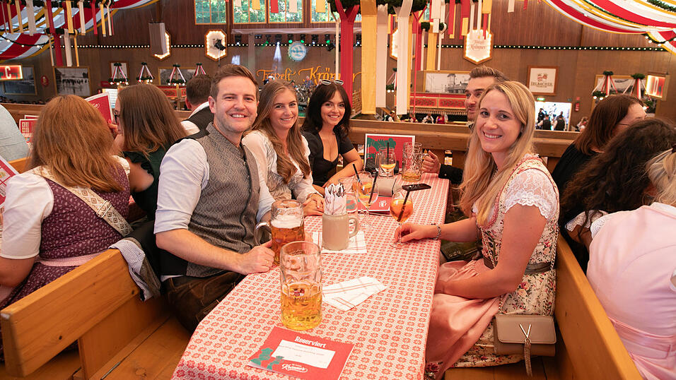 Die Partybilder vom Freitag, 8. August, aus dem Festzelt Krönner. Die Partybilder vom Freitag, 8. August, aus dem Festzelt Krönner.
